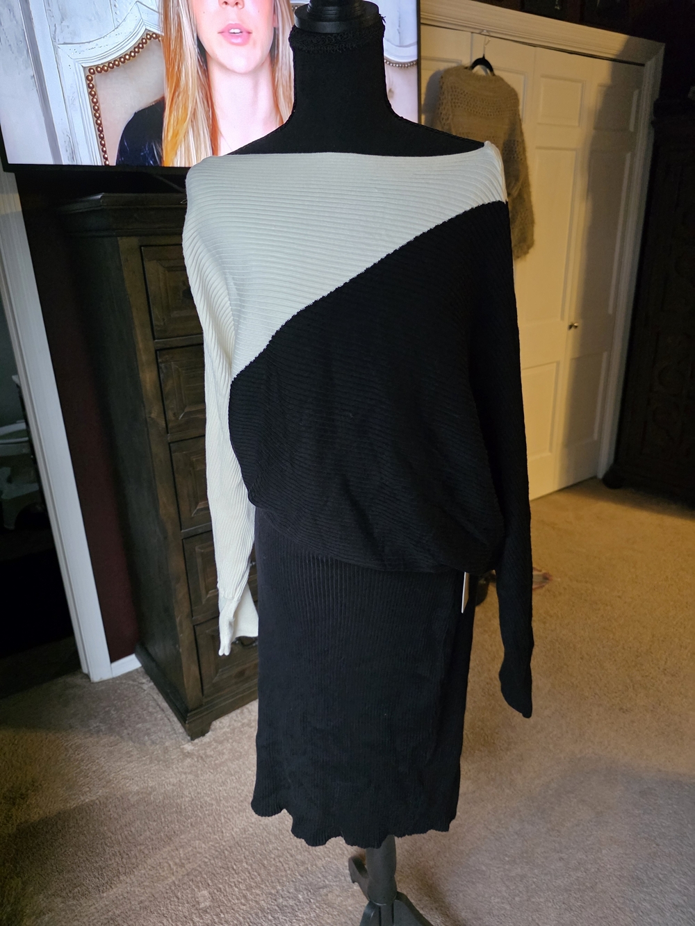 Express Colorblock Ribbed Off-the-Shoulder Sweater Dress XL NWT Black White S